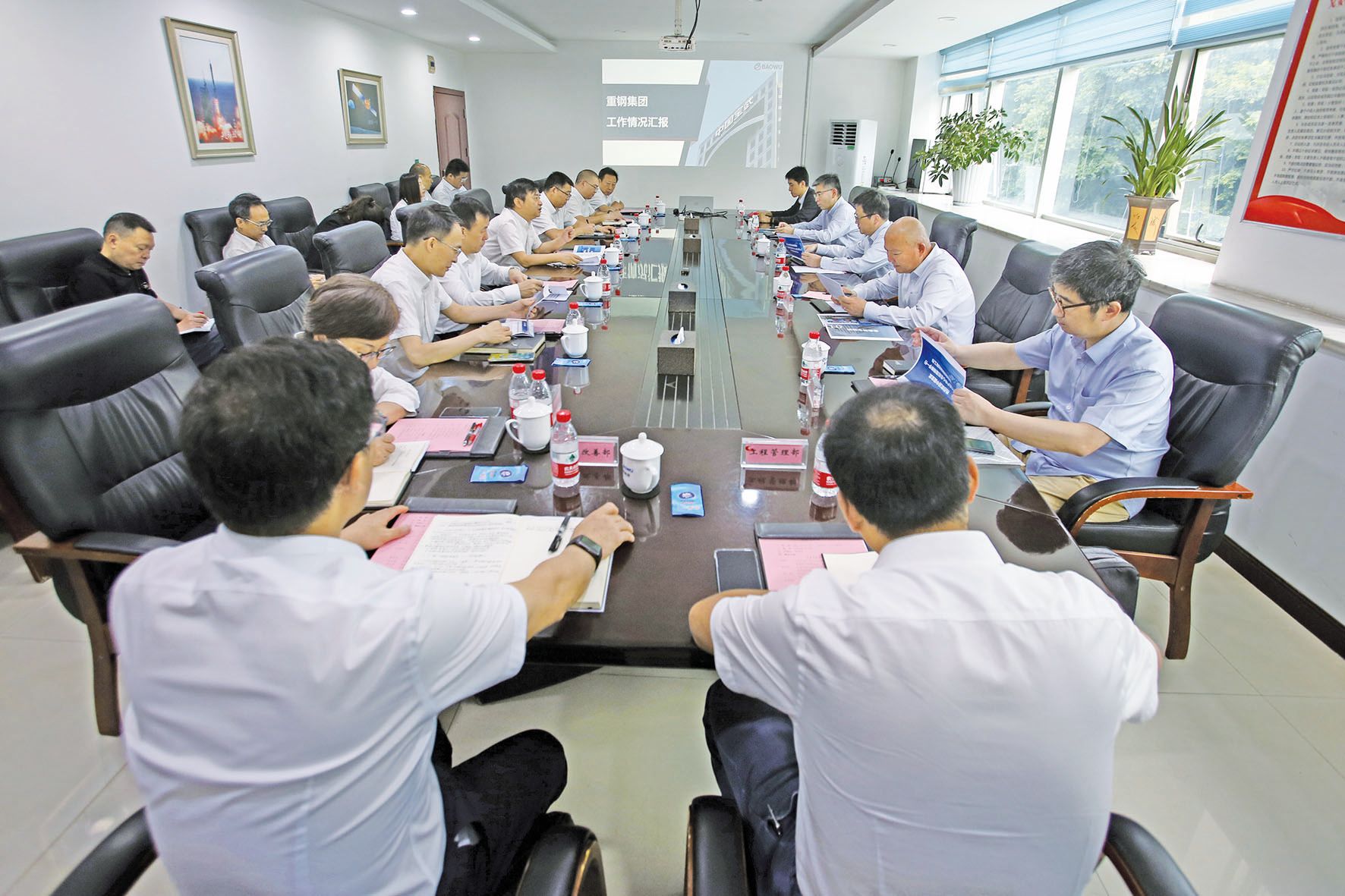 报眼：5月30日，中国宝武产业不动产中心总经理，宝地资产党委书记、董事长傅新宇来司调研。记者 沙凌云 摄bbec1985 0dc4 44df Bf59 661a540487b3